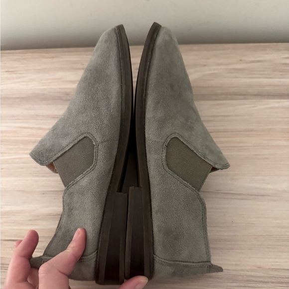 Gentle Souls Grey Suede Genuine Leather Rubber Outsole Loafers size 8M - Picture 4 of 7